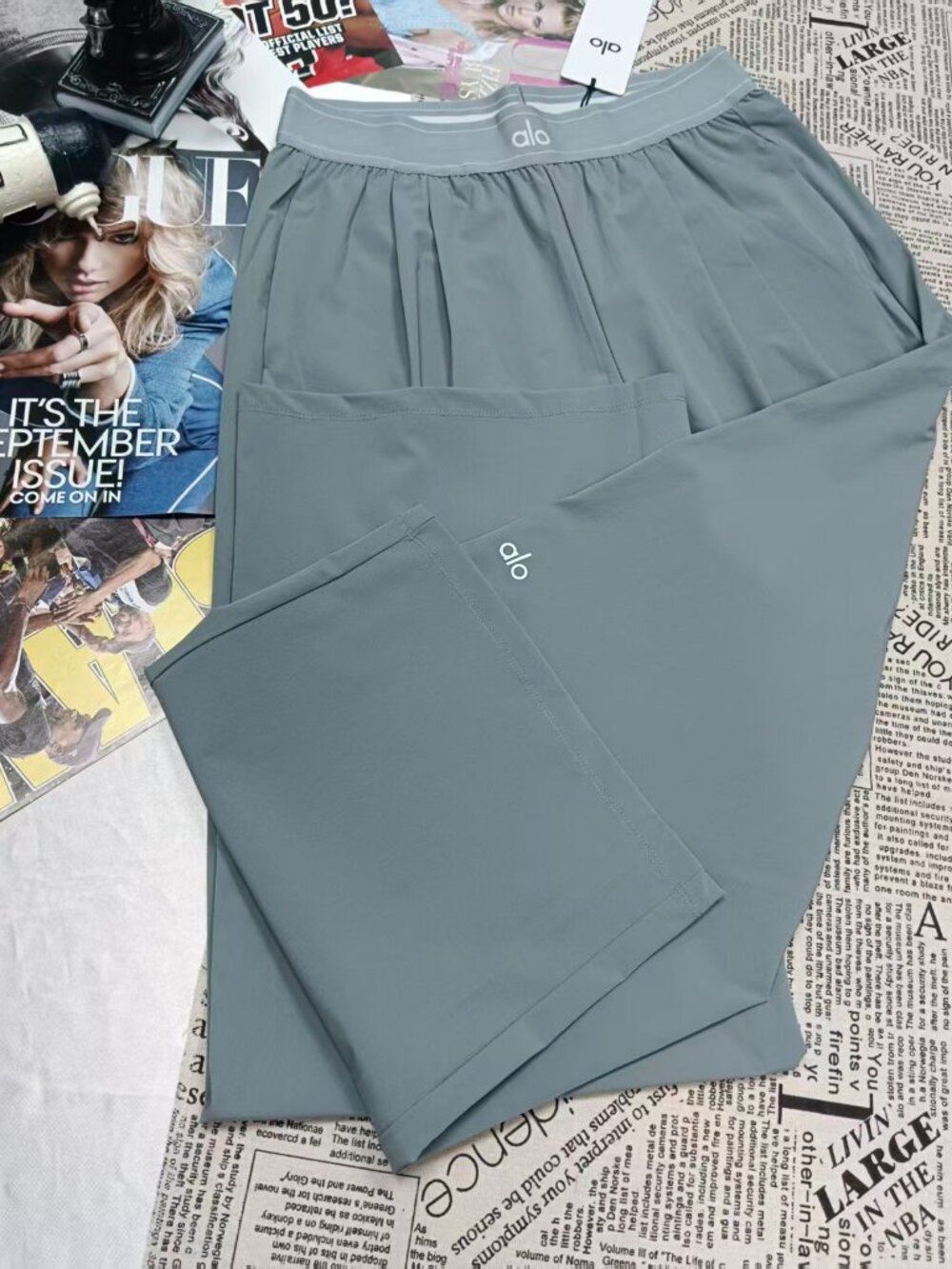 (Regular) Alo Yoga Suit Up Trouser Straight Casual Pants🍒 Everyday Luxury - Picture 6 of 8
